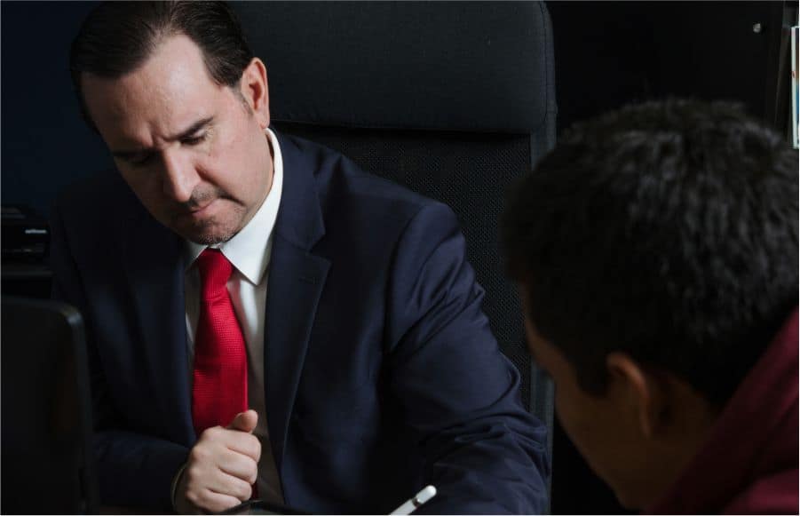 Aníbal Romero en consulta